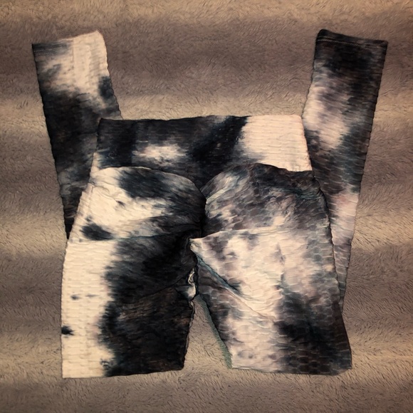 🌟 White Bubble Brazilian Scrunch Butt Yoga Pant - Picture 8 of 10